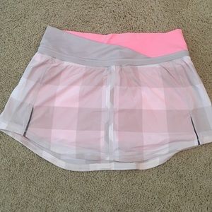 Lululemon Run: Pace Setter Skirt in coral/dune