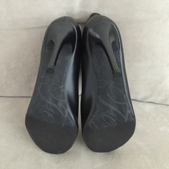 Fergie Brand Black Leather Booties - Picture 4 of 4