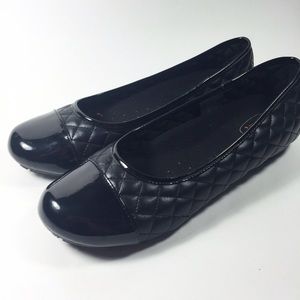 Oil & slip resistant comfortable black quilt flats