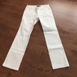 Brand new Vineyard Vine White Jeans