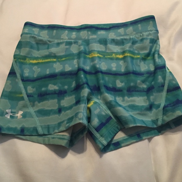 Under armour shorts size small