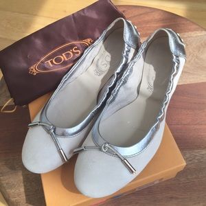 Tod's Classic Ballet Flats- Light grey/Silver