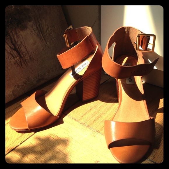 Steve Madden Tan Block-Heels Sz 6