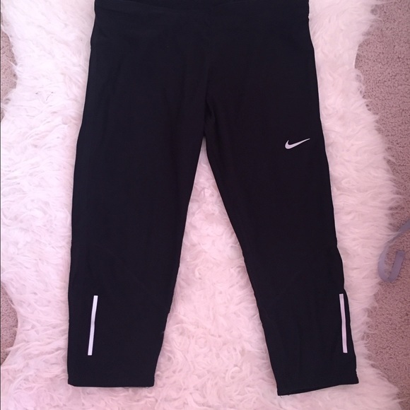 SOLD - Nike dri-fit running leggings
