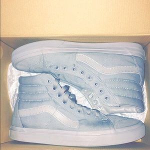 Sk8-Hi vans (10 in women's) (8.5 in men's)