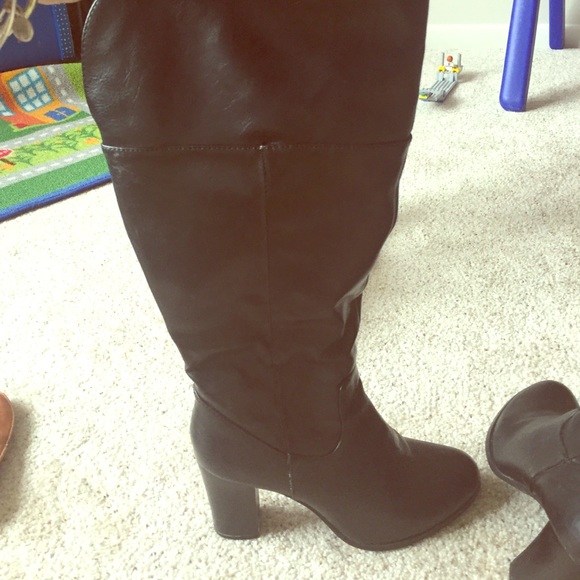 SIMPLY CUTE BLACK BOOTS!