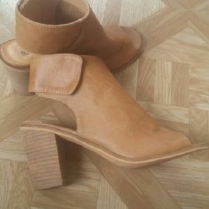 Tan peep toe heel
