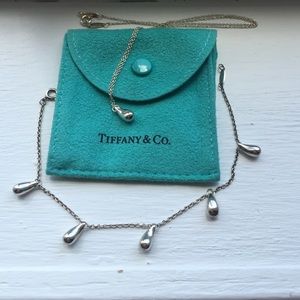 🌸🌸Tiffany & Co Teardrop necklace & bracelet.