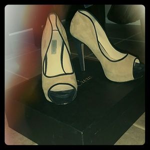 Classiques Entier Suede Peeptoe Pumps
