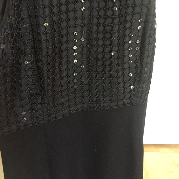 Elegant little black dress great for the holiday - Picture 2 of 4