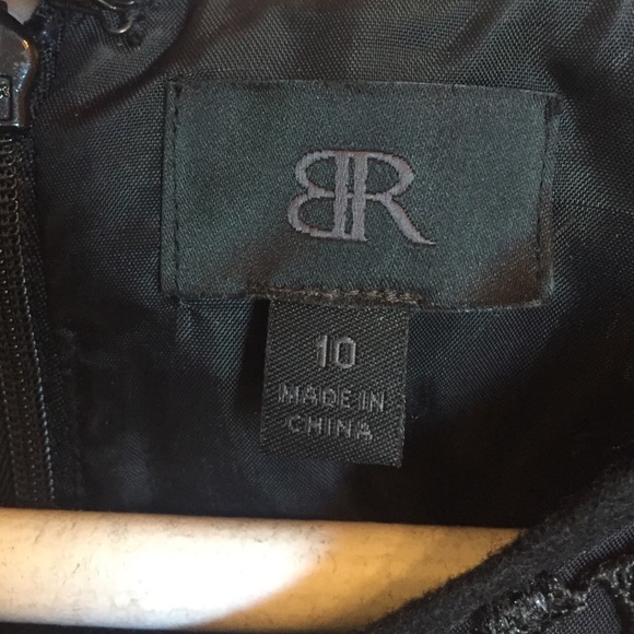 Elegant little black dress great for the holiday - Picture 3 of 4