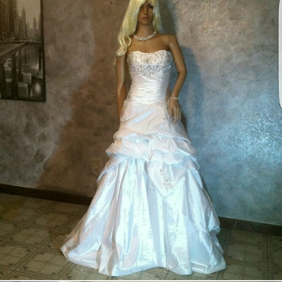 Beautiful Wedding dress