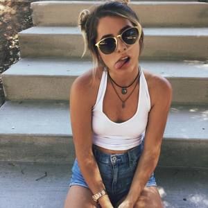 Meet your Posher, Breeaunna