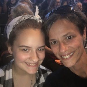 Meet your Posher, Isabella