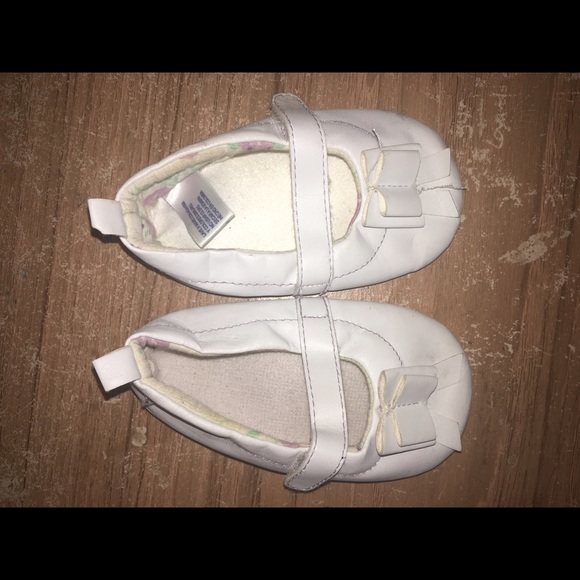 Small White Flats 🌸❤️