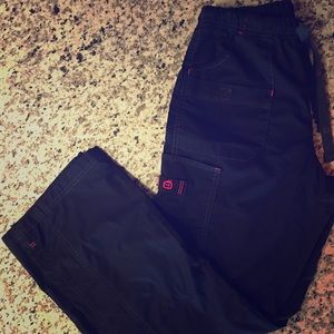 Wonder Winks scrub pants - small
