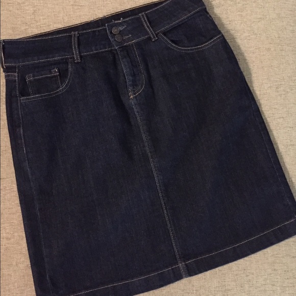 Old Navy Rinse Denim Pencil Skirt Size 8