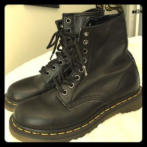 Dr. Martens black size 6 US! Barely worn!!!