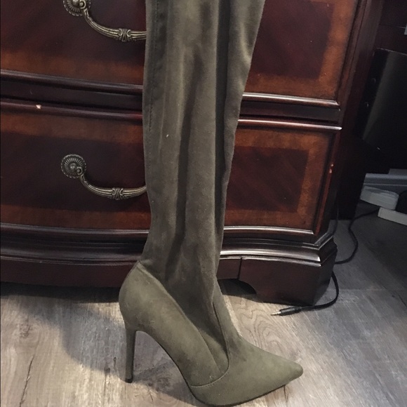 Suede boots