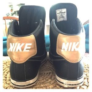 High Top Nike's Size 7 Youth or 8 women's