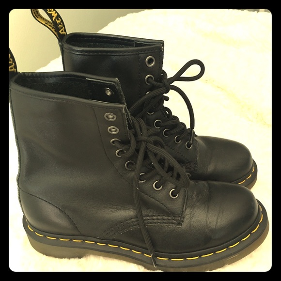 Dr Marten's barely worn. Size 6 US