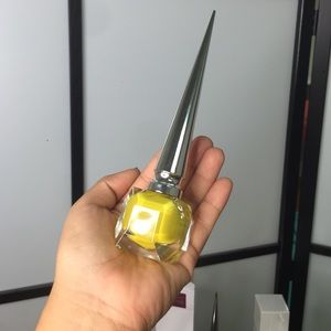 Christian Louboutin nail polish "lime" mula Lisa