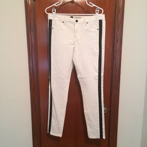 Mossimo size 8 white denim leggings