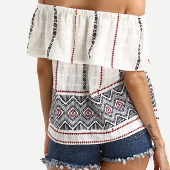 Multicolor ruffle cold shoulder blouse. Price firm - Picture 2 of 4