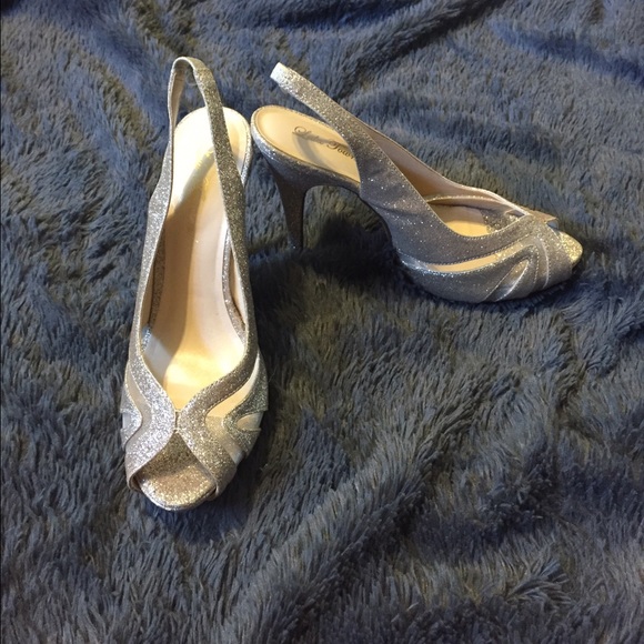 Lulu Townsend Heels - Picture 3 of 4