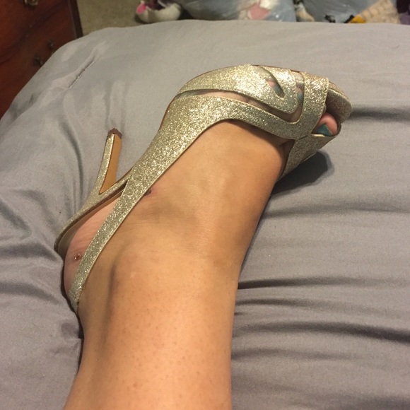 Lulu Townsend Heels - Picture 2 of 4