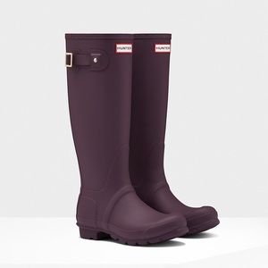 Unworn deep purple Hunter boots with tags