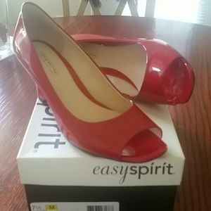 Easy Spirit Red patent pumps