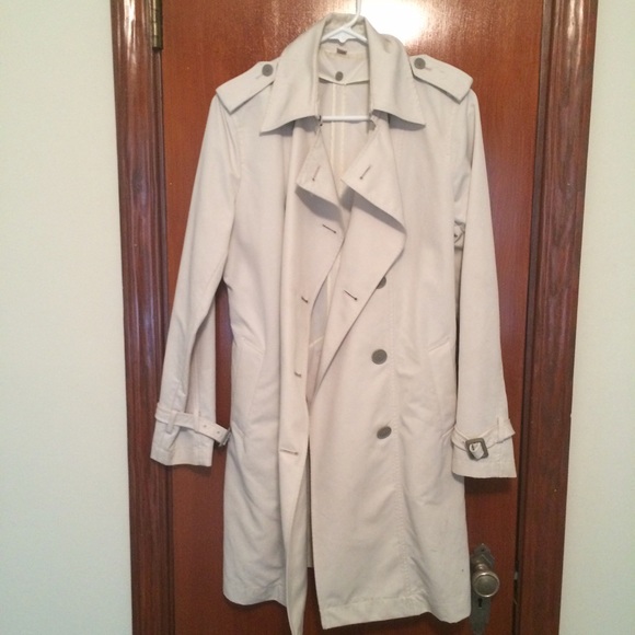Uniqlo raincoat trench coat