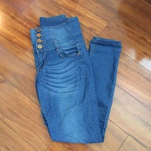 High Waisted Jeans