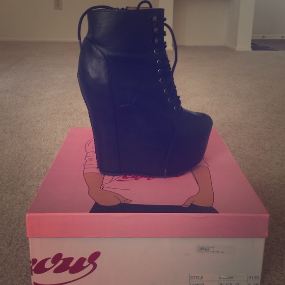 Jeffrey Campbell Damsel
