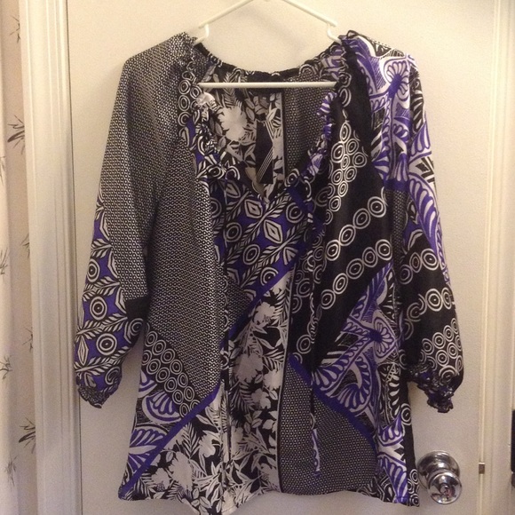 SALE: Fun and flowy top