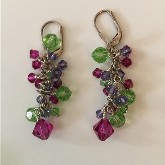 Sparkly earrings and necklace - Picture 3 of 3