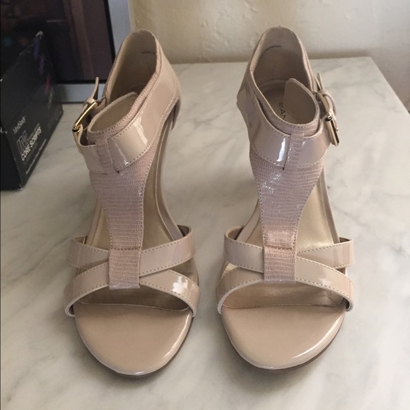 🎯SOLD🎯 Bandolino nude heels