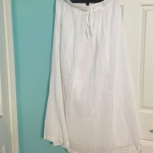 Jcrew white maxiskirt size Medium