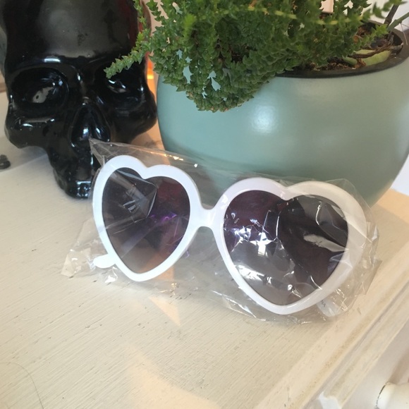 Accessories - White Heartshaped sunglasses
