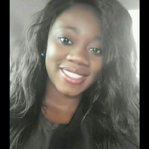 Meet your Posher, Elishea