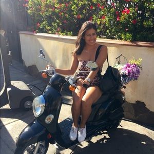 Meet your Posher, Roxana