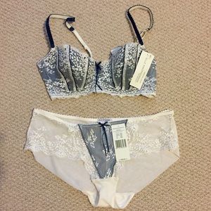 Elle MacPherson Intimates NWT bra and panty set