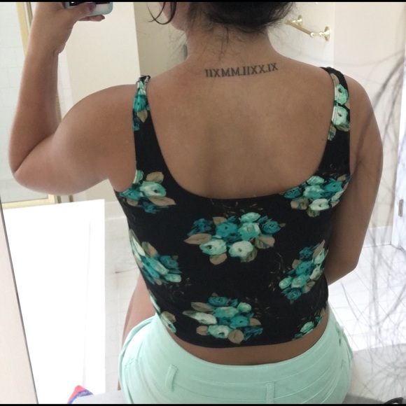 Turquoise/Black Floral Crop Top - Picture 2 of 4