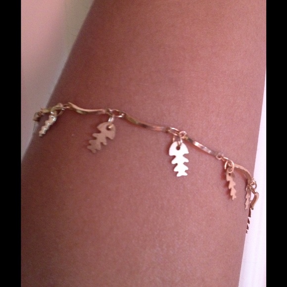 Golden fish bracelet - Picture 1 of 4