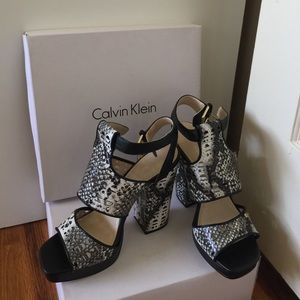 Calvin Klein | NWOT | Women's SZ 8 | Chunky Heels
