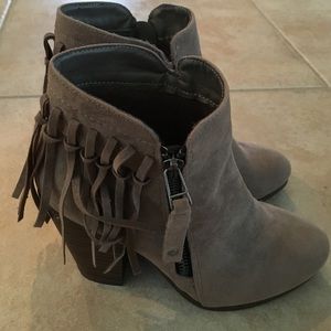 Tassel boots new without tags, from Windsor 🎀💗💁