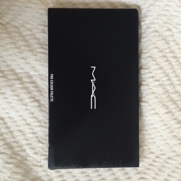 Empty Mac 3•6 pallet