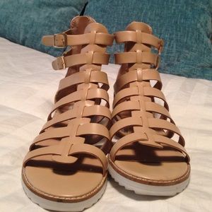 Size 7 1/2 Steve Madden gladiator sandals