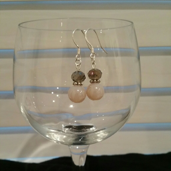 Glass pearl earrings